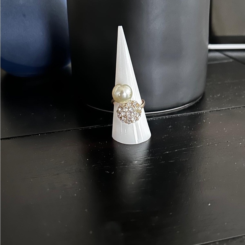 Elegant Pearl and Crystal Ring #8
